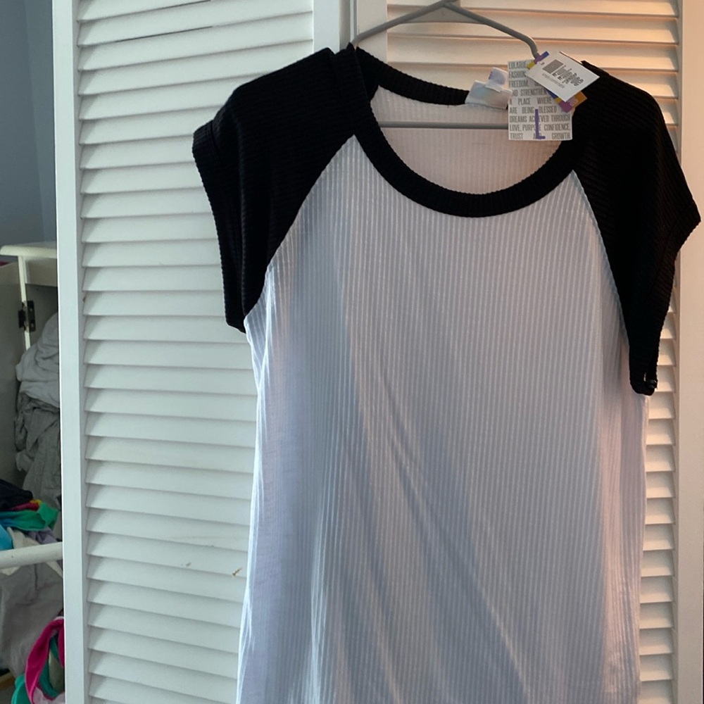 New LuLaRoe cap sleeve blouse